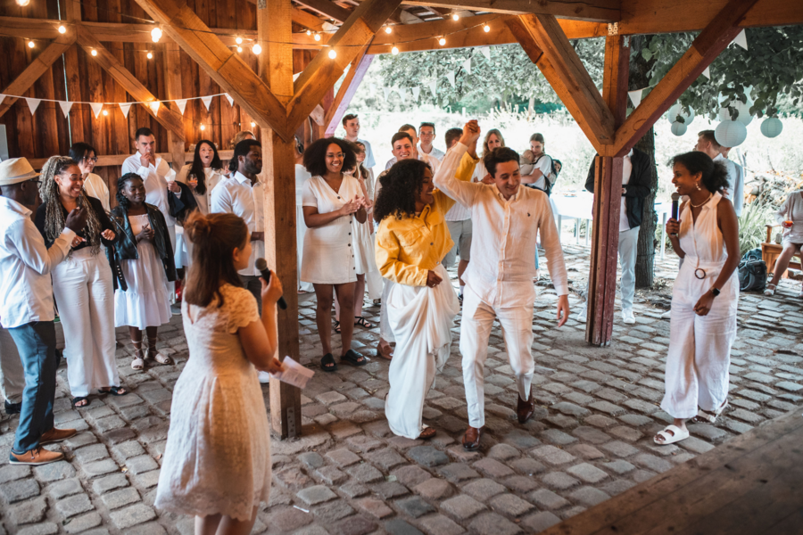 Feiern, und gleichzeitig Gutes tun. Feiern, und gleichzeitig Gutes tun.